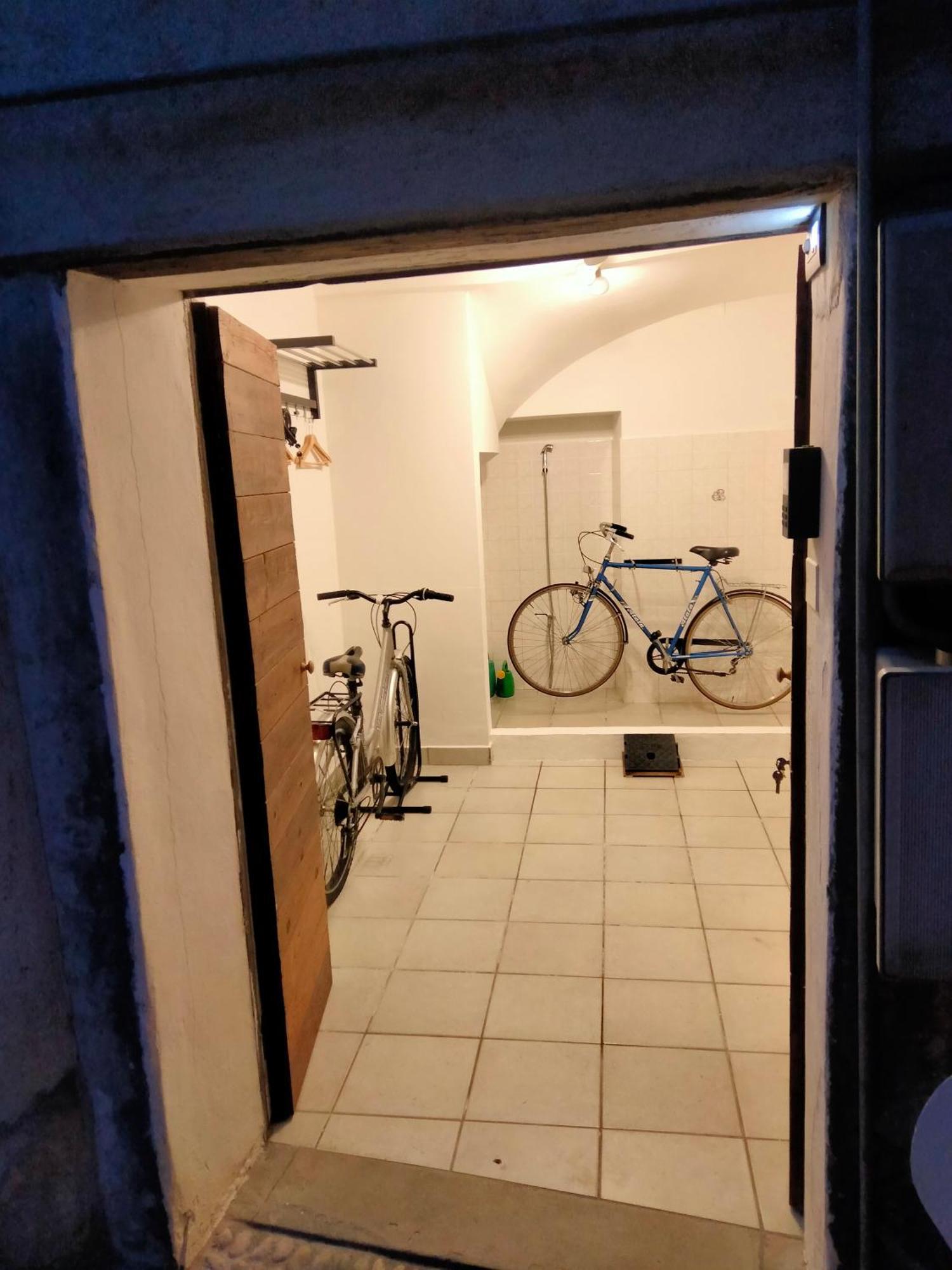 Villa Casa Storta - Cycle Garage Con Biciclette Pisogne Exterior foto
